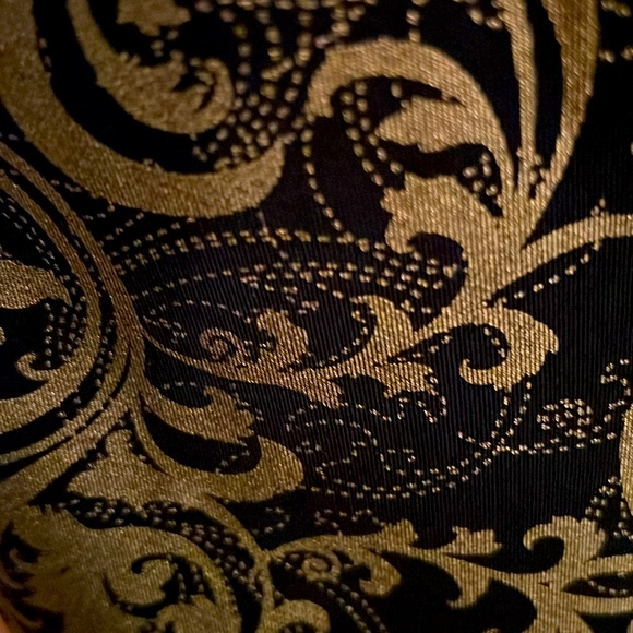 Gorgeous Gold embossed design on Black Mini Cocktail Dress with side Zip🔥🔥🔥 - Picture 10 of 10